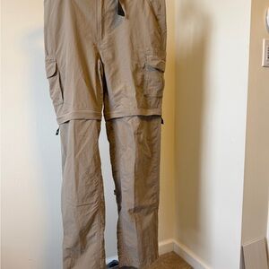 Magellan Outdoors Men's Khaki Cargo Pants Fishing or Hiking Sz L Detachable Leg